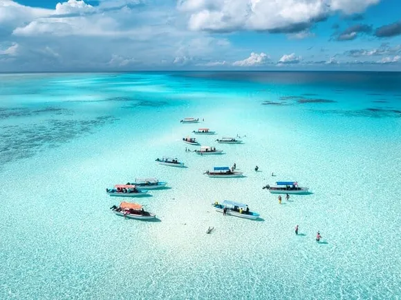 Private boat to Mnemba Island in Zanzibar