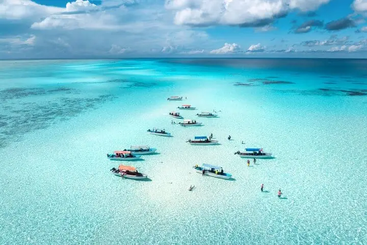 Private boat to Mnemba Island in Zanzibar