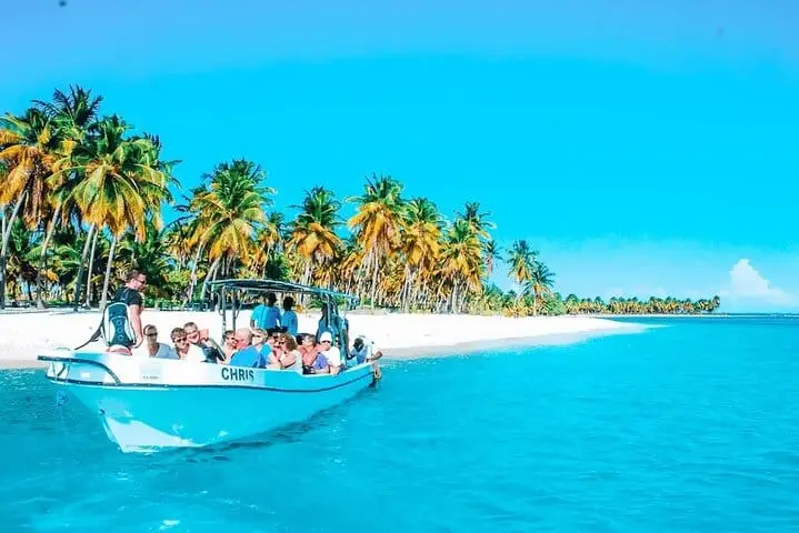 Saona Island speedboat tour in Punta Cana