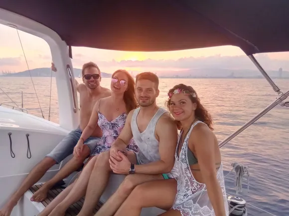 Sunset Sailing in Barcelona with Open Bar & Tapas, Small Group