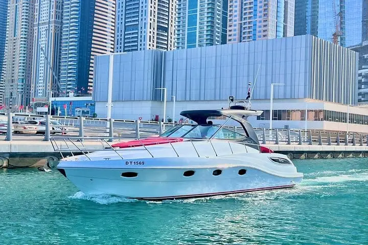 Private luxury yacht in Dubai