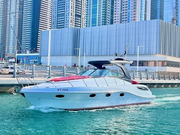 Private luxury yacht in Dubai