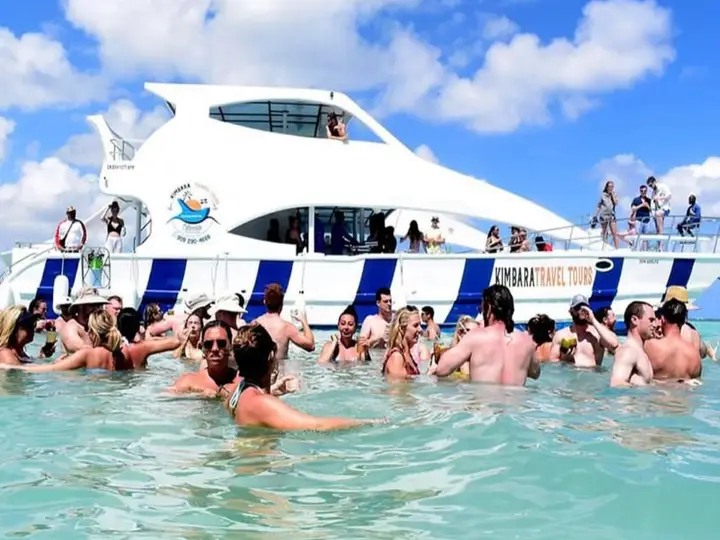 Punta Cana Booze Cruise, Snorkelling and Sand Bar with Entertainment and Open Bar