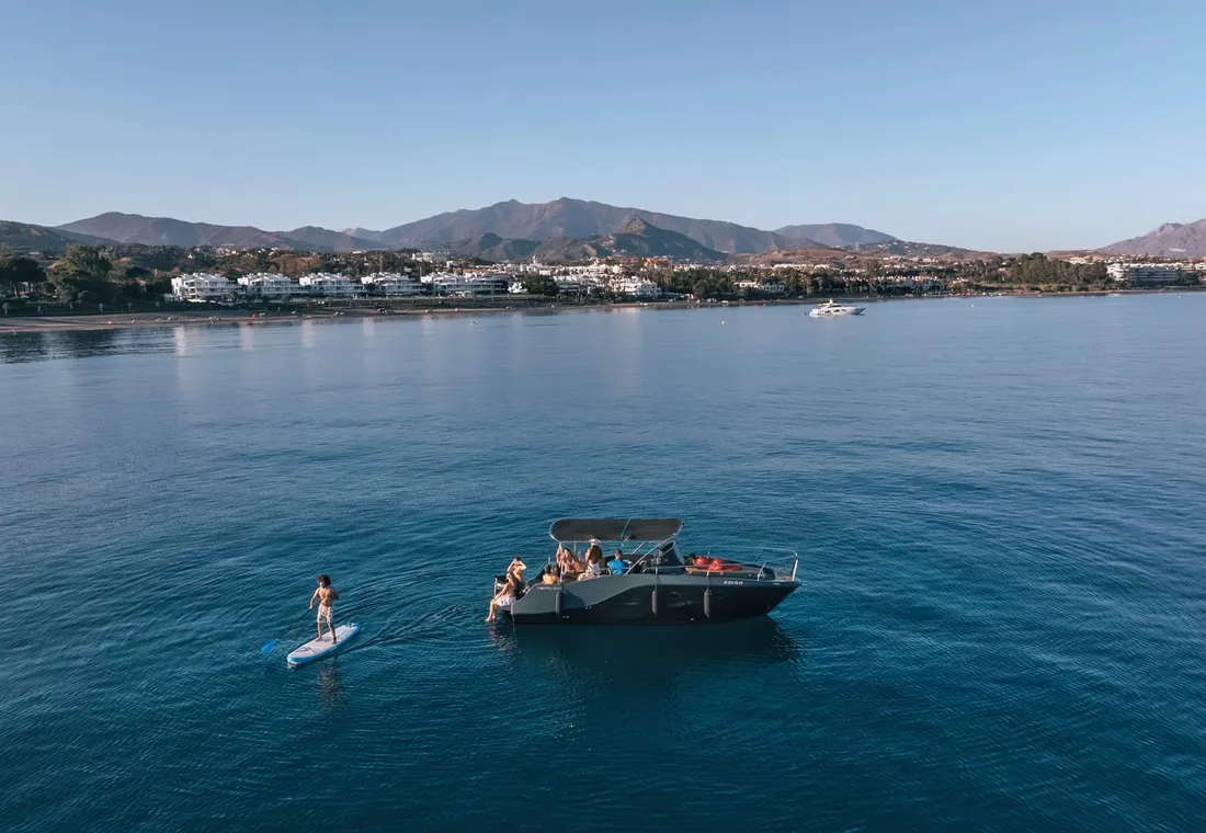 Experiencia Privada en Barco de 2 Horas en Estepona