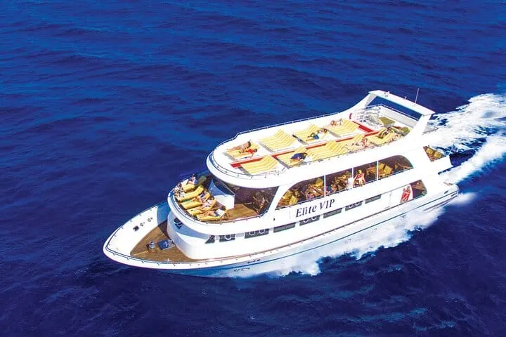 A boat trip on the Red Sea from Sharm el-Sheikh