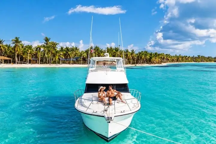 Punta Cana Private Yacht to Saona Island: Snorkelling and Natural Pool