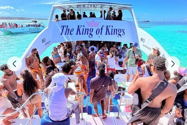 Celebrity Boat Party sand bar with drinks and high entertainment 