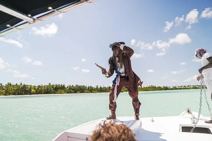 Montego Bay catamaran with snorkelling and live music