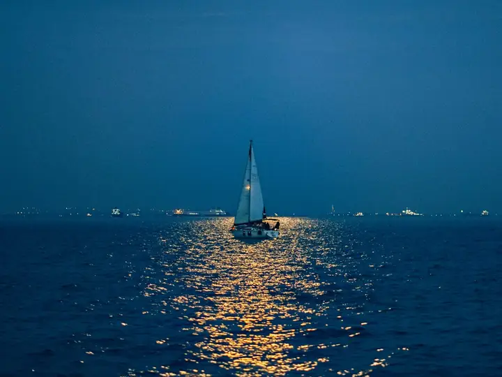 2.5-Hour Night Sailing Under the Full Moon in Sotogrande