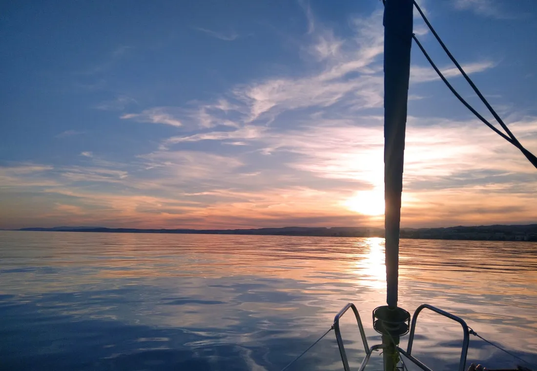 Sunset by Sailboat: Estepona Sunset Experience