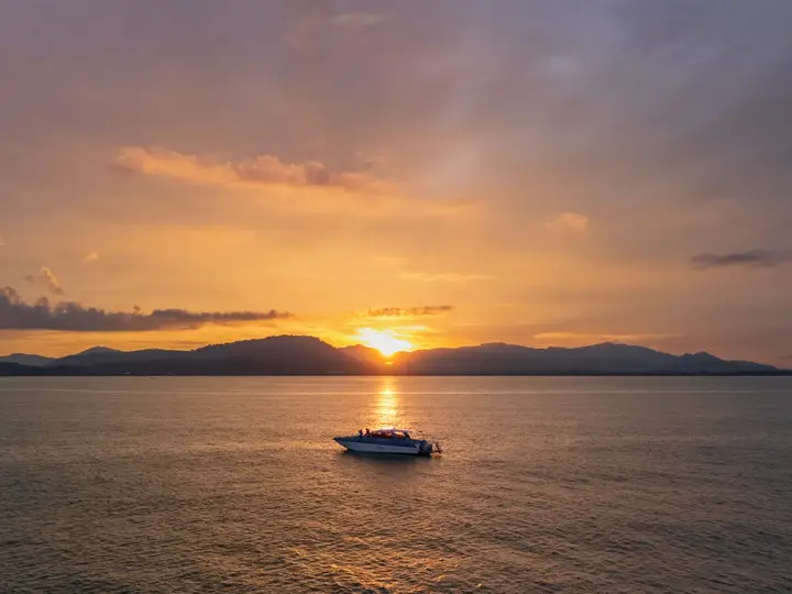 Phi Phi Sunset & Shark Spotting from Phuket