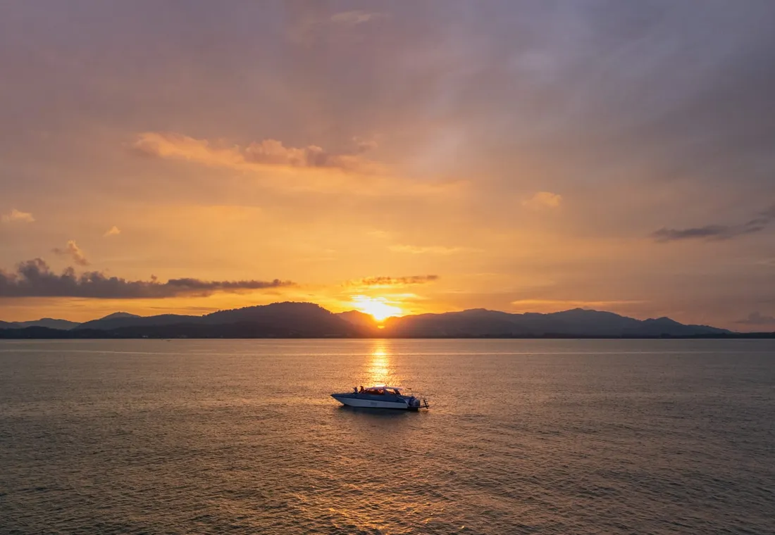 Phi Phi Sunset & Shark Spotting – Small Group