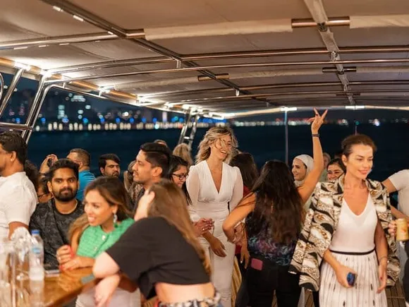 Sunset yacht party with DJ in Dubai