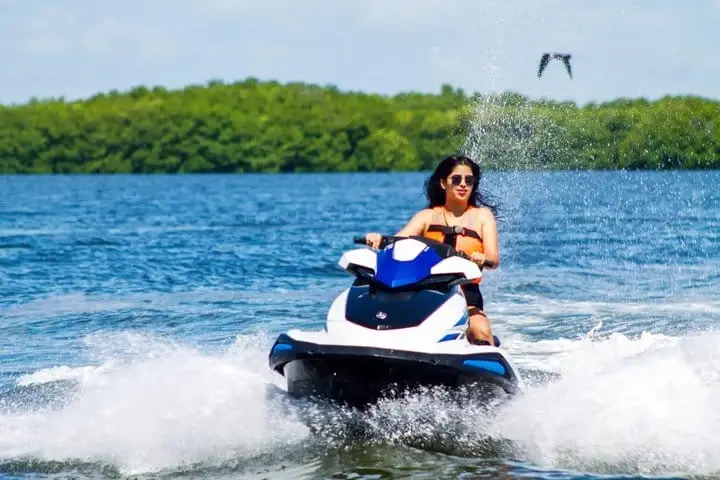 Jet ski in the Nichupté Lagoon in Cancun