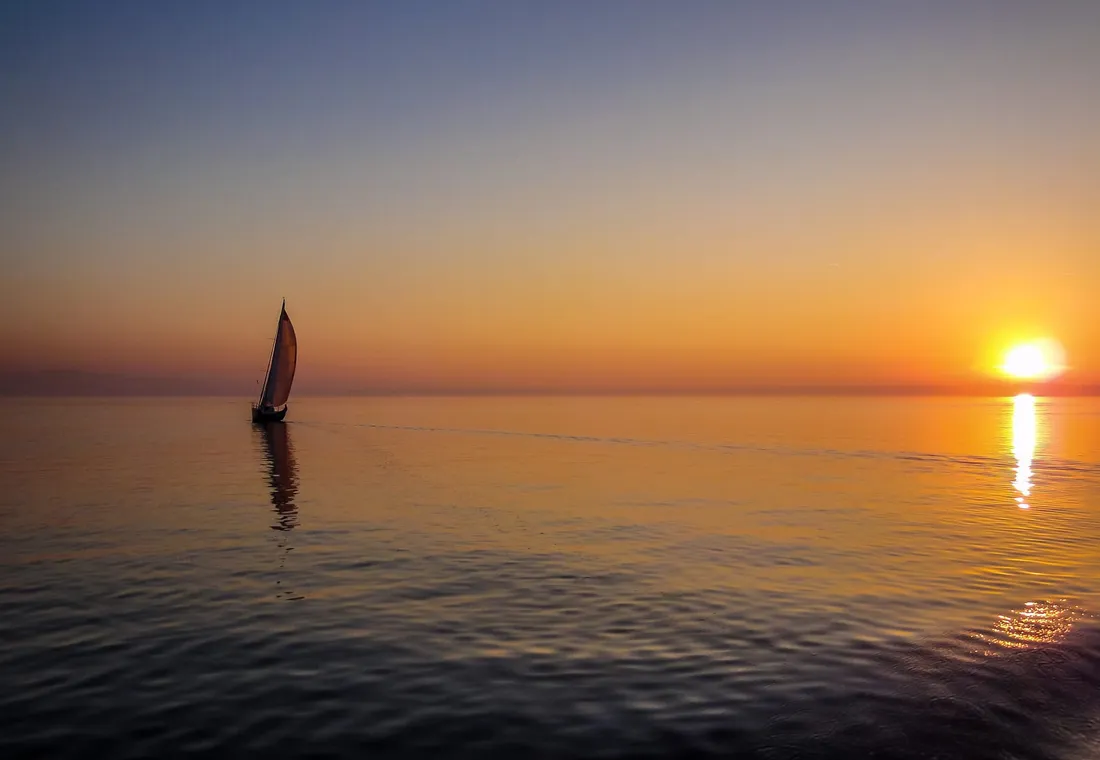 Sotogrande Private Boat Charter for Groups of 8 – Experience the Sea