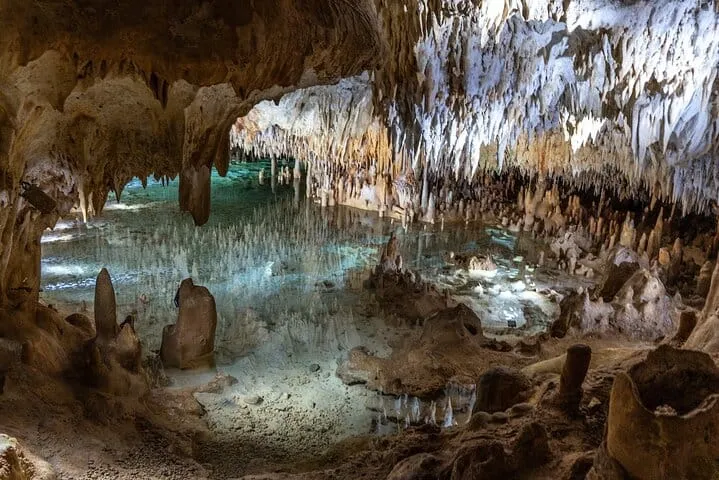 Grand Cayman: Stingray City, Starfish Point & Crystal Caves