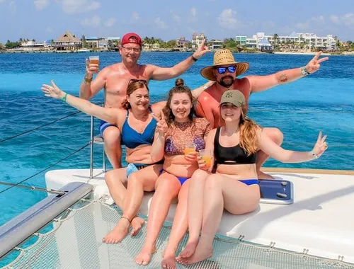 Cancún Catamaran to Isla Mujeres + Snorkel, Open Bar & Lunch