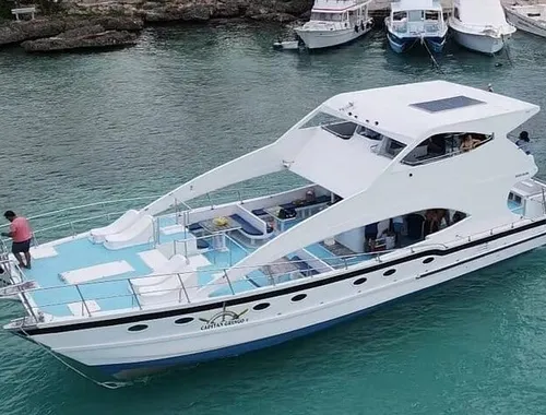 Party Booze Boat Fiesta Sand Bar-Snorkeling-Music-Drinks-Dancing