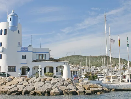 We set sail from the Sotogrande marina for a unique experience sailing to Puerto de la Duquesa.