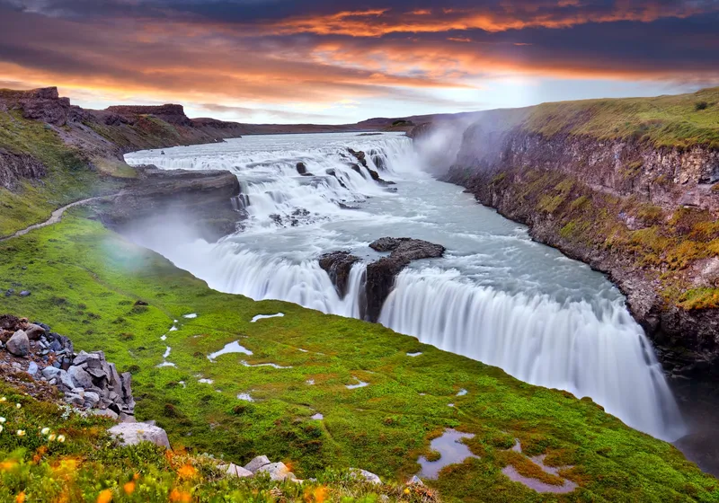 Grand Golden Circle & Whale Watching Tour 