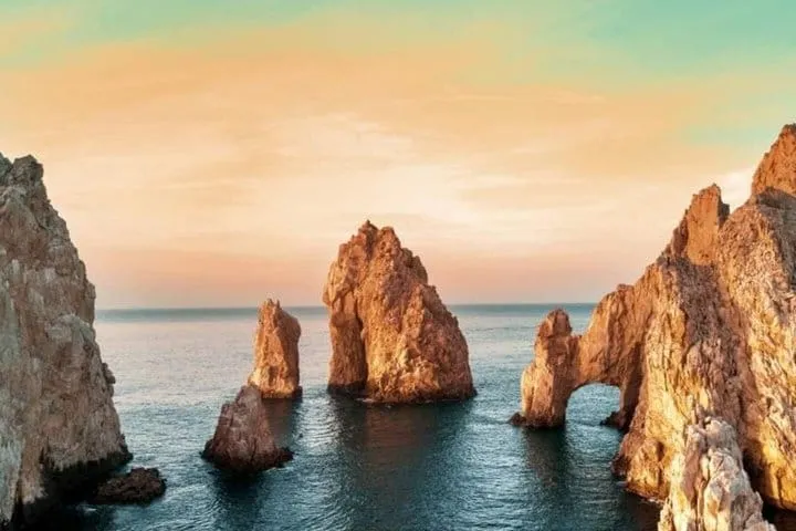 Los Cabos Sunset Party Cruise with Unlimited Open Bar