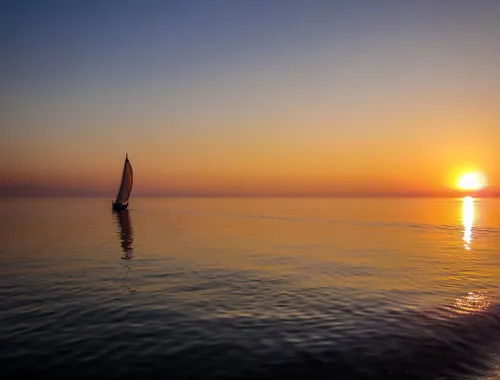 Sotogrande Private Boat Charter for Groups of 8 – Experience the Sea
