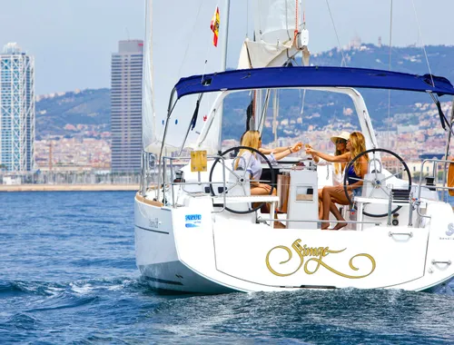 1h Refreshing Sailing Tour in Barcelona with Open Bar & Snacks 