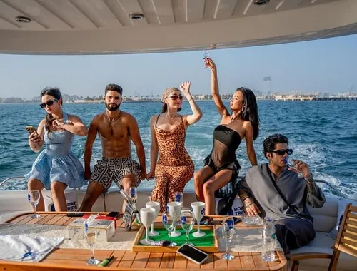 Sunset Yacht Party in Dubai with Live DJ, Food & Drinks