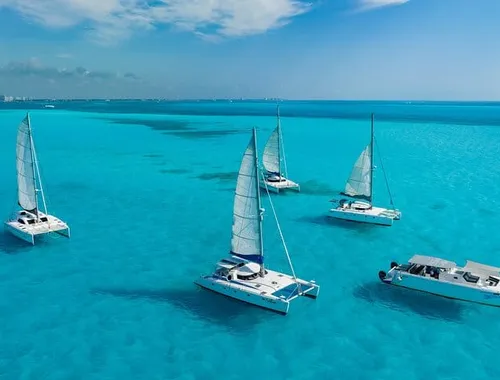Cancún Catamaran to Isla Mujeres + Snorkel, Open Bar & Lunch