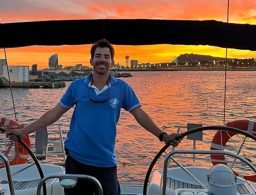 Barcelona Sensational Sunset Tour with Open Bar & Tapas