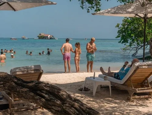 Rosario Islands Tour from Cartagena: 3 Beach Clubs