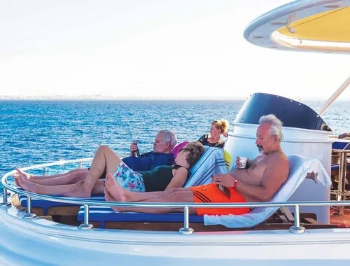 Hurghada: Elite VIP Cruise with Seafood and BBQ Buffet Lunch 