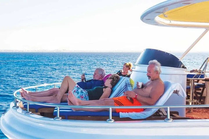 Hurghada: Elite VIP Cruise with Seafood and BBQ Buffet Lunch 