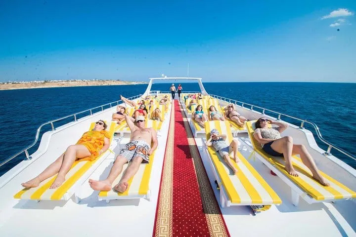 Hurghada: Elite VIP Cruise with Seafood and BBQ Buffet Lunch 