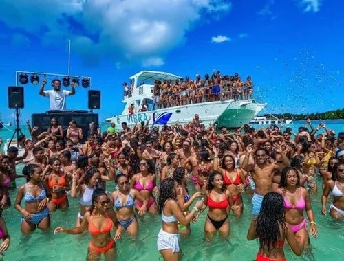 Punta Cana VIp Booze Cruise Snorkeling Entertainment Bar shots 
