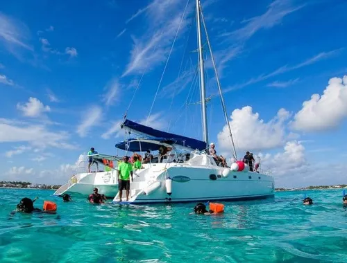 Private Catamaran Cancun Bay 4hr Open Bar and Snorkel