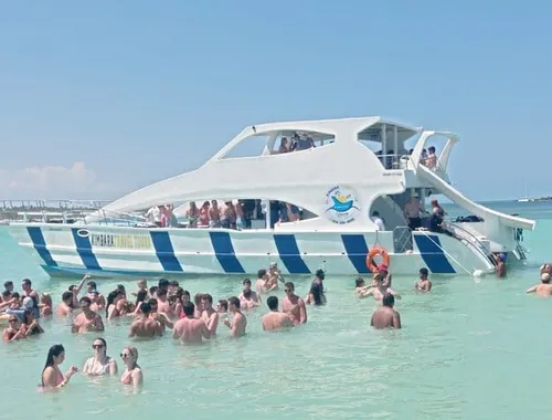 Punta Cana VIp Booze Cruise Snorkeling Entertainment Bar shots 