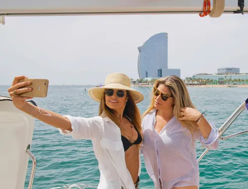 Barcelona Private Sailing with Open Bar & Snacks (max 9)