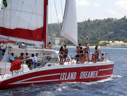 Private Montego Bay Morning Catamaran with Open Bar & Snorkeling