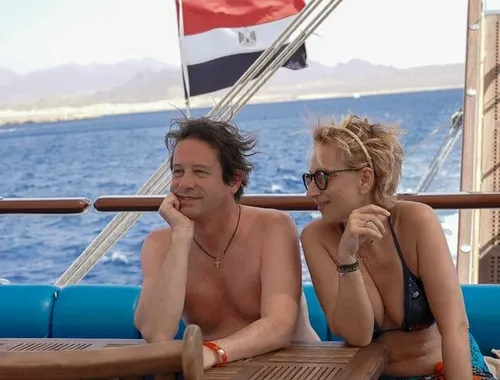 Marsa Alam: Pirates Sailing Boat Cruise to Turtle Bay with Pickup