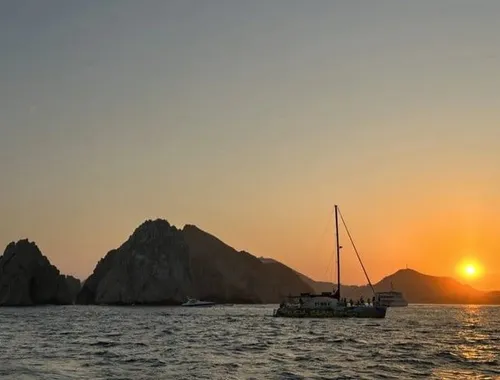 Los Cabos Sunset Party Cruise with Unlimited Open Bar