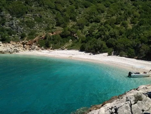 Ammoudi beach