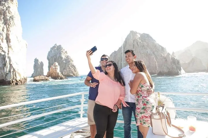 Los Cabos Mexican Flavors Sunset Cruise with Open Bar