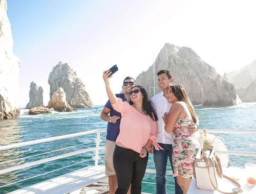 Los Cabos Mexican Flavors Sunset Cruise with Open Bar