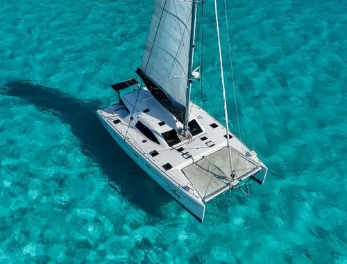 Cancún Catamaran to Isla Mujeres + Snorkel, Open Bar & Lunch