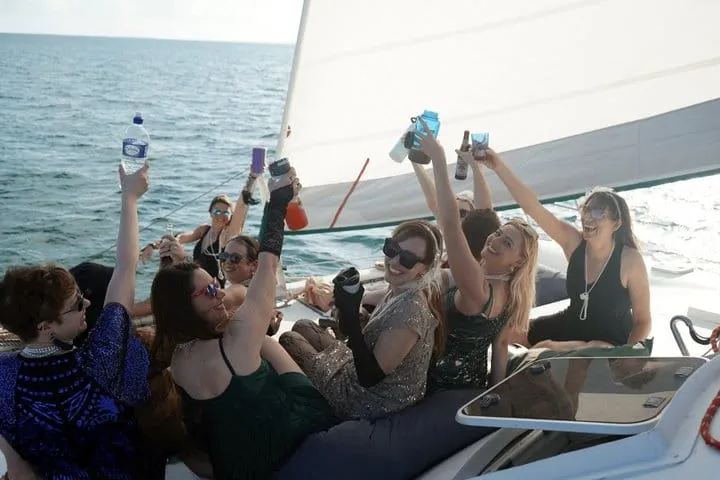 Catamaran Belize with Private Chef and Hol Chan Snorkeling