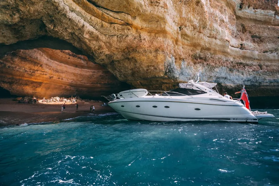Boat trip from Vilamoura along the Algarve cliffs