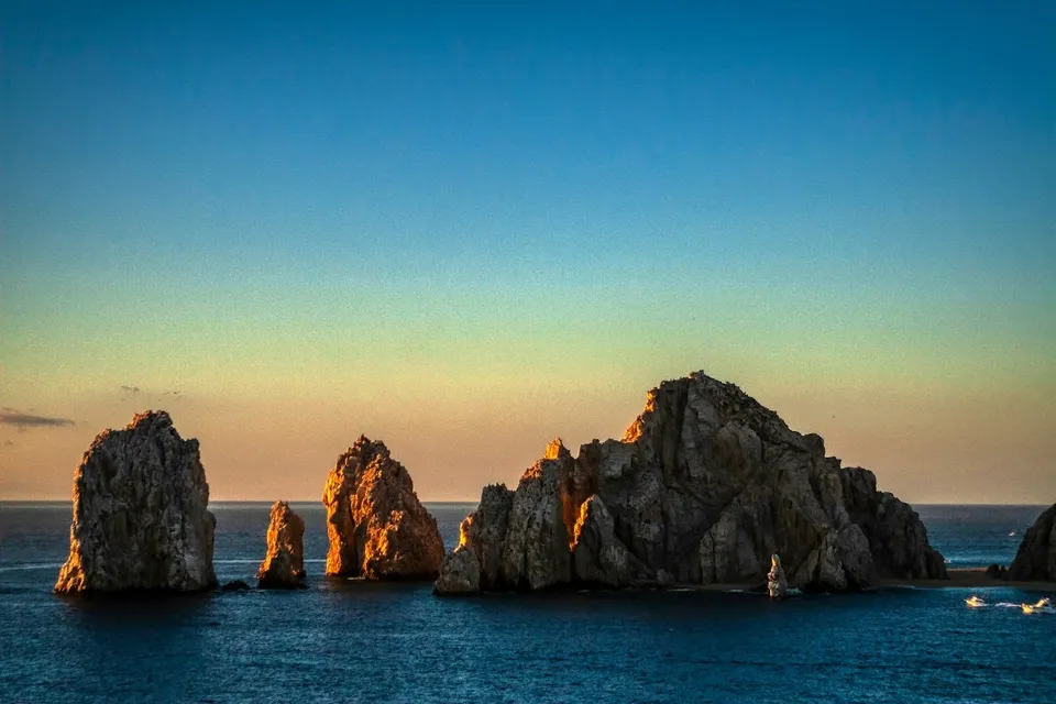 Cliffs and rock formations at Cabo San Lucas. Photo via Unsplash