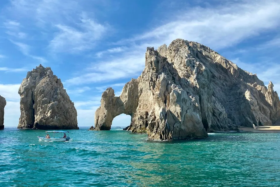 The Arch of Cabo San Lucas at Land’s End. Photo via Unsplash