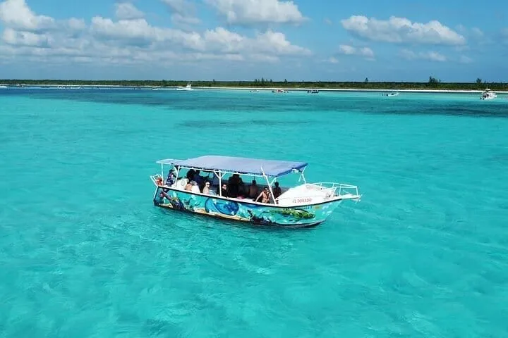 A snorkelling boat trip from Cozumel